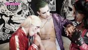 Video porn PORNBCN 4K vert Trio de jovenes en un cosplay de dos Harley Quinn lesbianas y un Joker de polla enorme period COMPLETO en ENLACE gt HD online