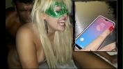 Video porn hot Loira da bunda grande atendeu o marido no telefone e continou fudendo com machos no hotel que fuderam muito seu cuzinho Mp4 online