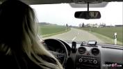 Download video sexy hot Deutsche MILF Julia Pink fickt richtig versaut mit jungen Anhalter nach der Arbeit im Auto German Mom